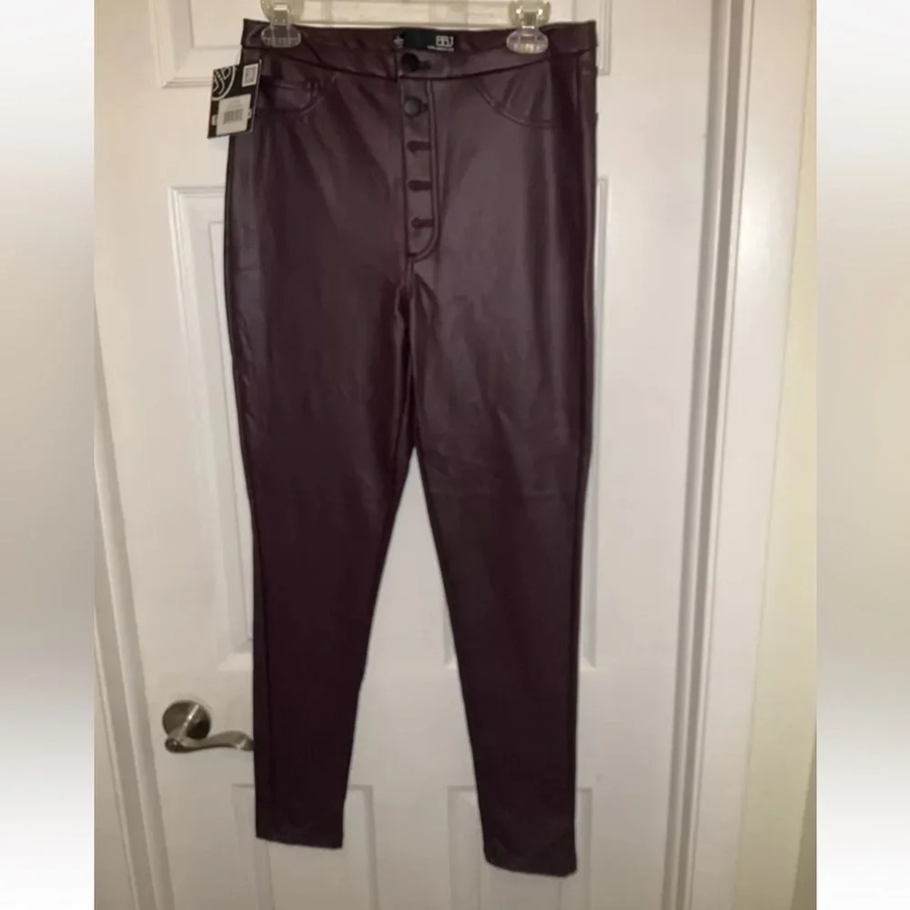 BBJ Los Angeles Faux Leather Stretch Skinny Jegging Pants‎ Burgundy Size Large